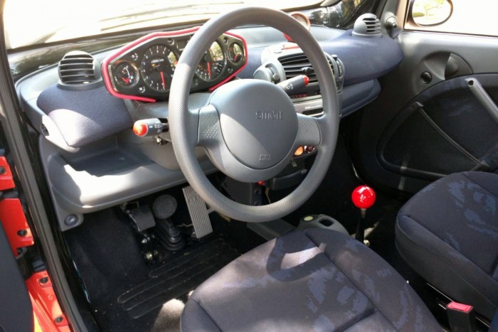 Szokatlan motor került ebbe a Smartba 6