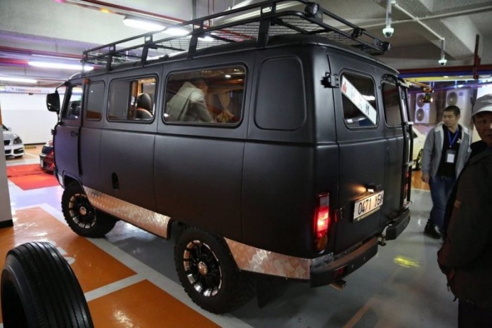 Az állunk leesett, amikor megláttuk ennek az UAZ-nak a belsejét 2