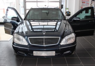 Meglepő áron eladó Putyin páncélozott limuzinja