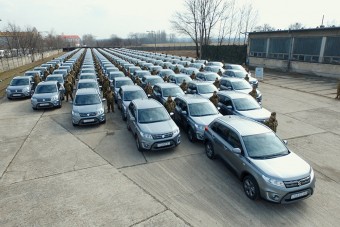 Suzukiba ülnek a magyar katonák