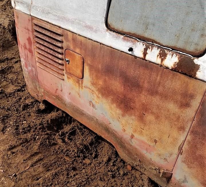 Gazdájának földbe ásott menedék volt, Volkswagen-rajongóknak pedig áhított kincs 9