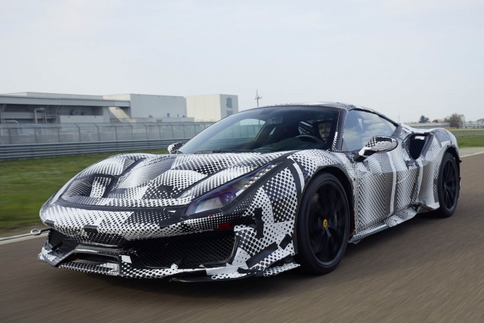 Valentino Rossi már meghajtotta a Ferrari új csapásmérőjét