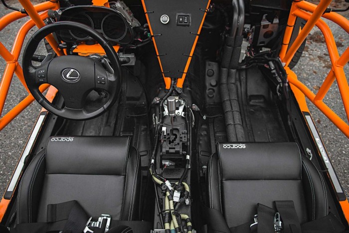 Csontig pucolták a luxusautót, félelmetes örömjármű lett belőle 6