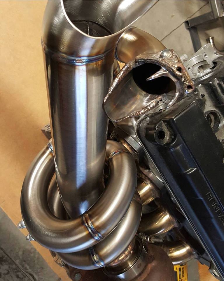 Lehet bármilyen precíz a robot, ilyen acélkígyót nem fog sose hegeszteni 3