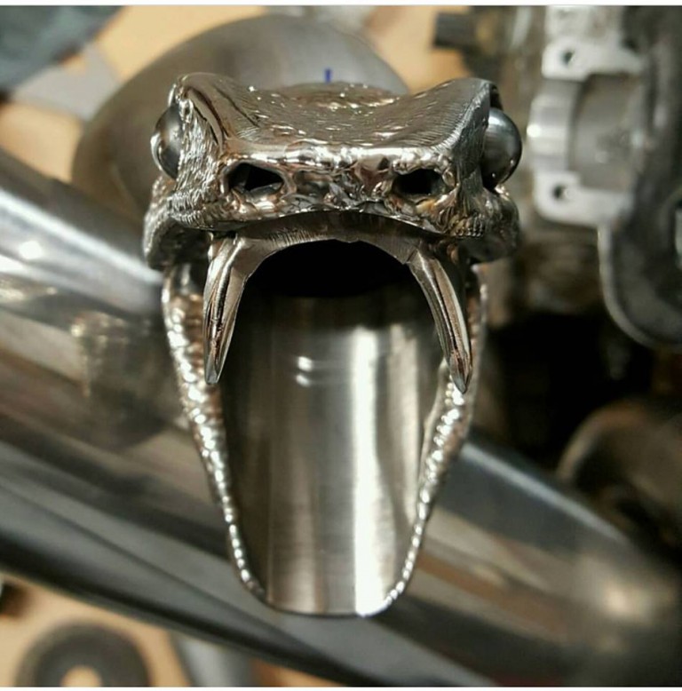 Lehet bármilyen precíz a robot, ilyen acélkígyót nem fog sose hegeszteni 1