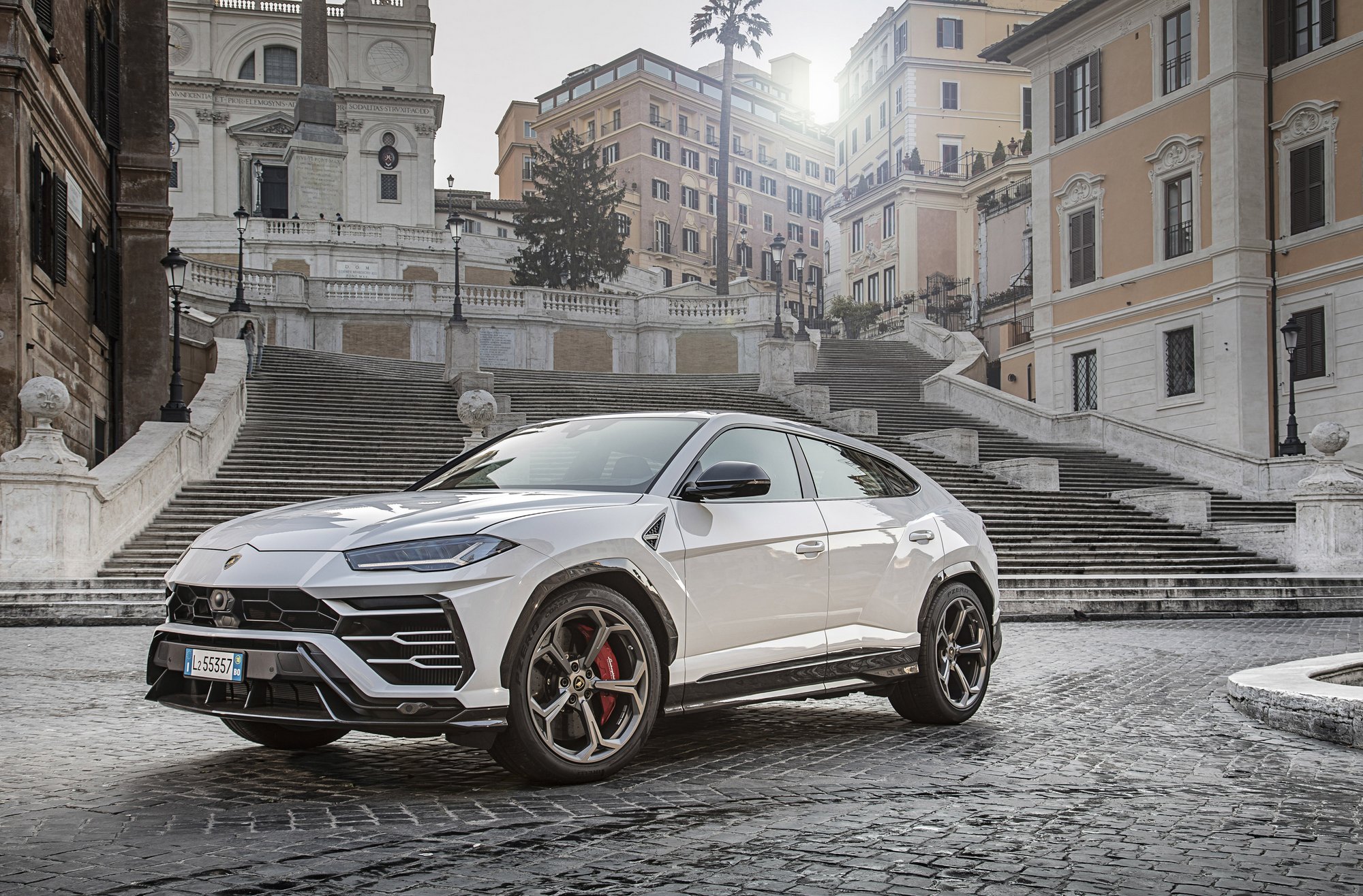 Lamborghini Urus: Négy hónap alatt a Föld körül 9