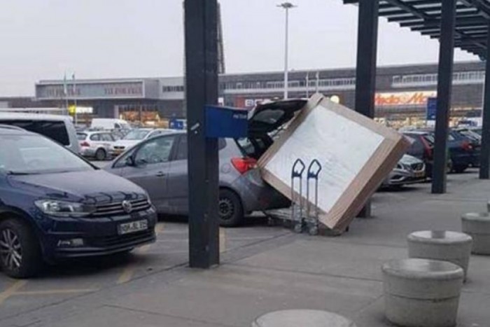Nézd meg ezt a halom eszement autóst és örülj, hogy még nem futottál össze velük! 4 Nézd meg ezt a halom eszement autóst és örülj, hogy még nem futottál össze velük! 4