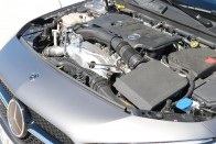 High-tech és luxus kifulladásig az új magyar Mercedesben 58