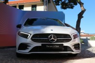 High-tech és luxus kifulladásig az új magyar Mercedesben 60