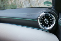 High-tech és luxus kifulladásig az új magyar Mercedesben 83