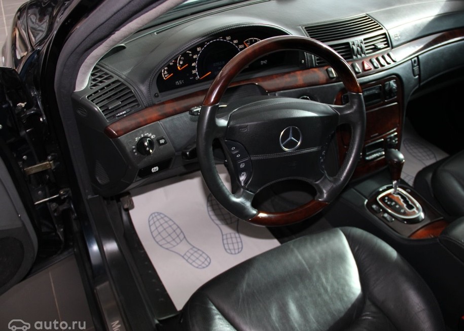 Meglepő áron eladó Putyin páncélozott limuzinja 5