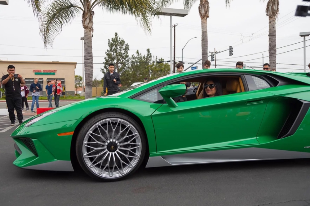 Övé a legstílusosabb Lamborghini Aventador SV 8