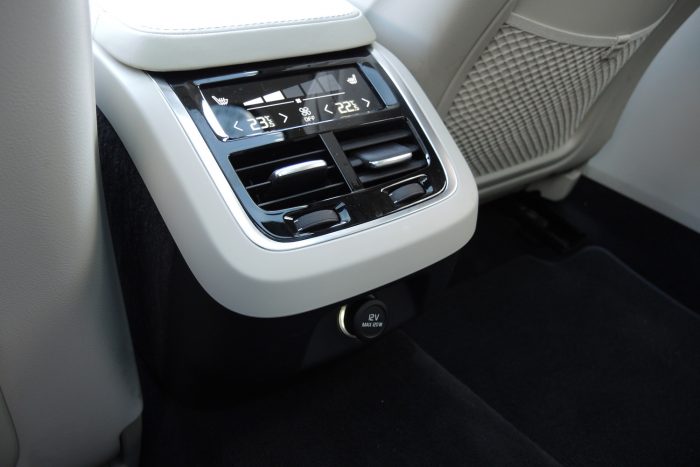 Volvo V90 CC – a luxusbunker 103 Négyzónás klíma is elérhető