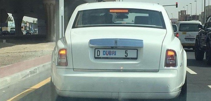 Digitális kijelzőre cserélnék a rendszámtáblát 1