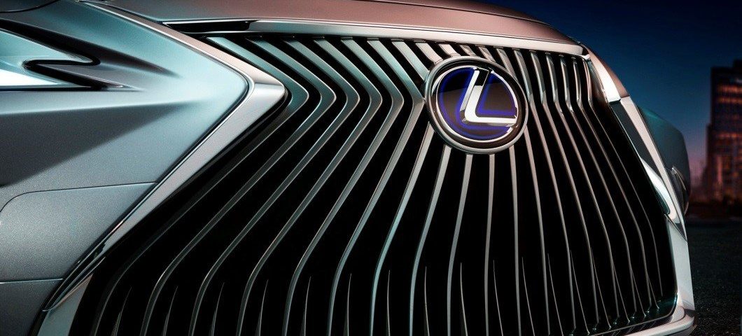 Radikális orral érkezik a Lexus GS utóda