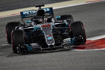 F1: Hamilton rajtbüntetést kap