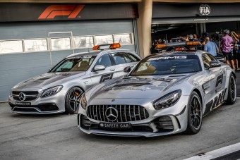 Új biztonsági autót kap a Forma-1