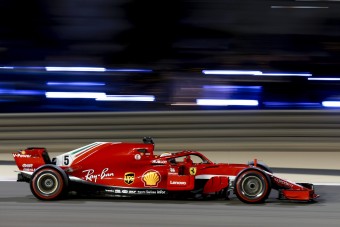 F1: Vettel elverte Räikkönent
