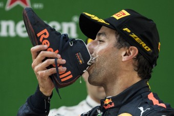 F1: A Red Bull a nyári szünet előtt akarja Ricciardót