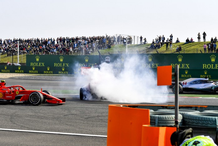 F1: Hamilton attól félt, őt is kiütik Verstappenék