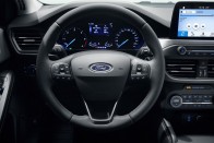 Ford Focus: új mérce az alsó-középkategóriában? 72