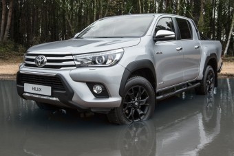 A Hilux sötét oldala: különkiadás az 50. születésnapra