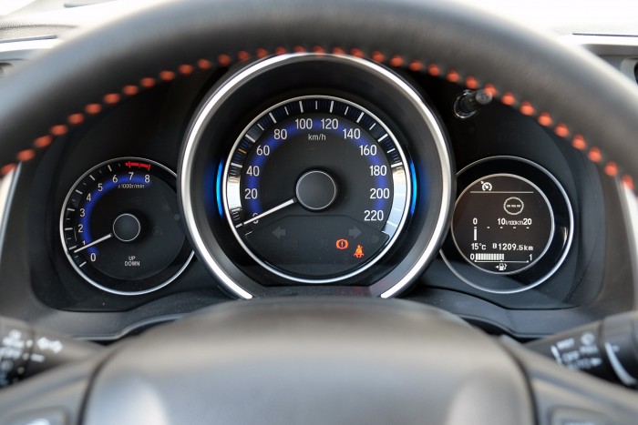 Praktikus családi Honda, izgága motorral 11