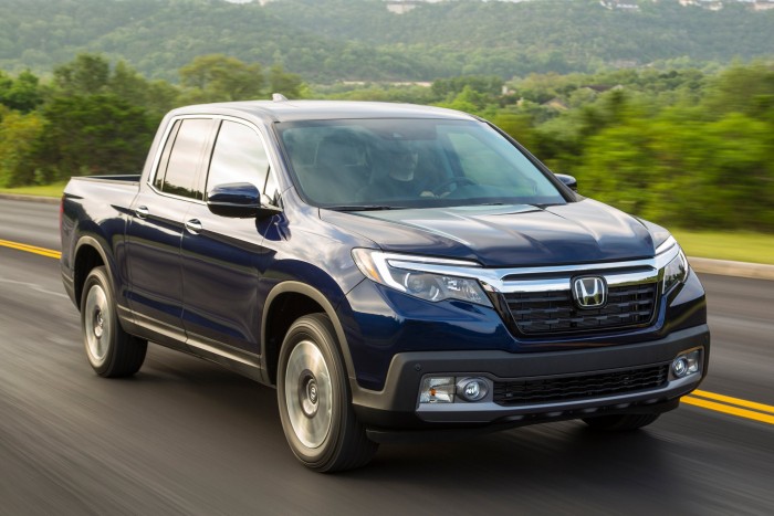 Személyautó alapokra készít pickupot a Toyota 4