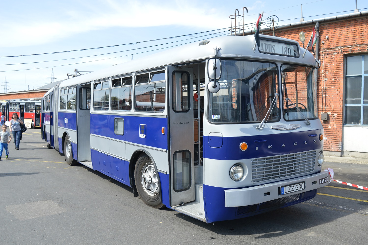 Mindenki buszt akart vezetni szombaton 5