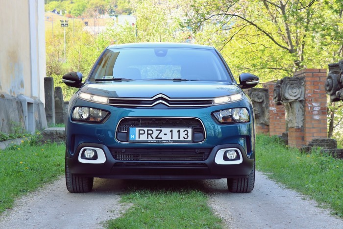 Városi varázsszőnyeg, fotelekkel 7 Városi varázsszőnyeg, fotelekkel 7