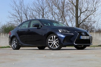 Se dízelbűz, se izgalom: Lexus IS hibrid