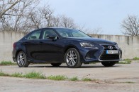 Se dízelbűz, se izgalom: Lexus IS hibrid 45