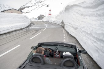 Még most is akadnak hatalmas hófalak Európában