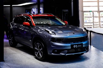 Konnektoros hibrid hajtáslánc a Volvo XC40 platformhoz