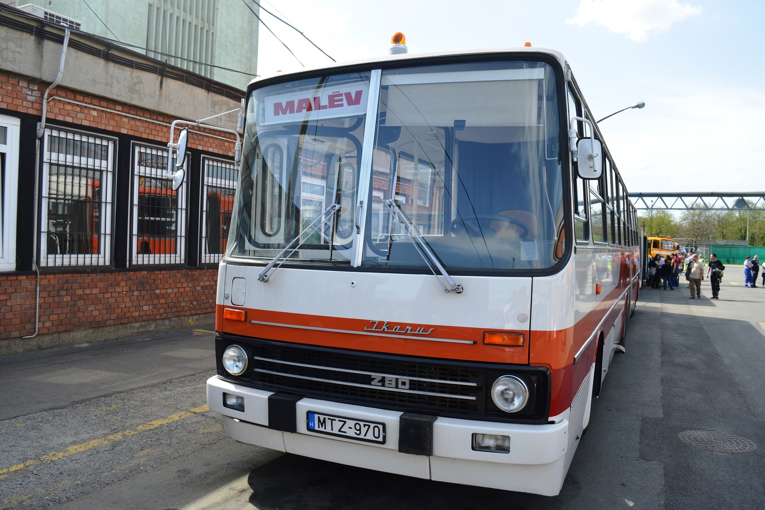 Mindenki buszt akart vezetni szombaton 14