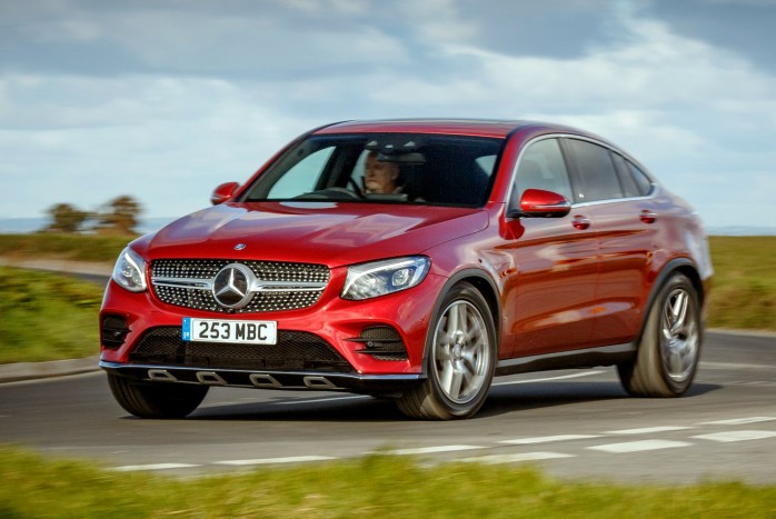 170 km/óránál szexelt a sofőr