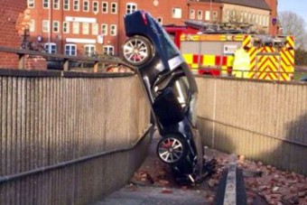 Egy nyugdíjas feltalálta a függőleges parkolást