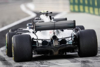 F1: A Mercedes kedvéért változtat a Pirelli