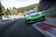 Villámgyorsan ért körbe a Nürburgringen a 911 GT3 RS 2