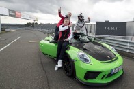 Villámgyorsan ért körbe a Nürburgringen a 911 GT3 RS 10