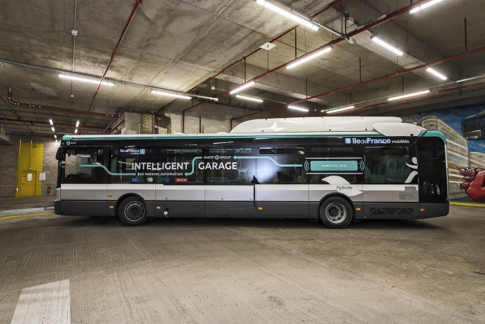 Sikeresen teszteltek egy önvezető autóbuszt Párizsban