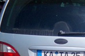 Zseniálisan ötletes rendszám egy magyar házaspár autóján, így nincs veszekedés