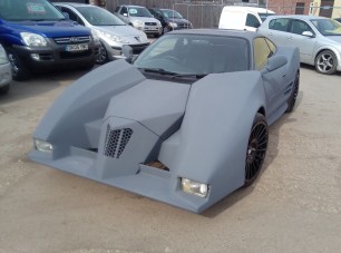 Ilyen egy profin megépített iszonyat rusnya autó