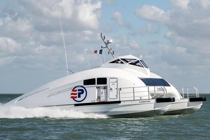 Scania-motorokkal hasít a vízen ez a furcsa kinézetű hajó 1