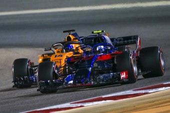 F1: A McLarenen gúnyolódik a Red Bull