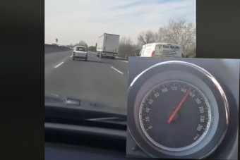 A románok se hittek a szemüknek, ez az öreg Trabant még 150 felett is gyorsult az M0-son