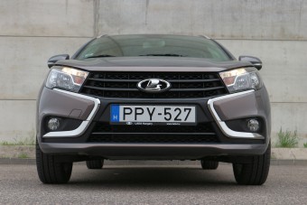 Megéri az árát az új kombi Lada, a családi Vesta?