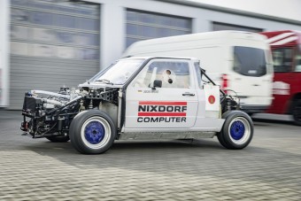 Két motor is jutott ebbe a bitang kettes Golfba