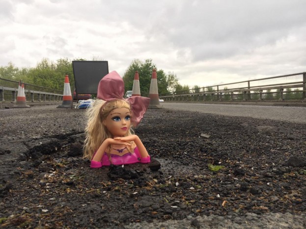 Horrorfilmet varázsolt a kátyúkból egy férfi 2 | Vezess Horrorfilmet varázsolt a kátyúkból egy férfi 2