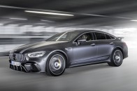 Itt a négyajtós AMG GT bevezető különkiadása 16